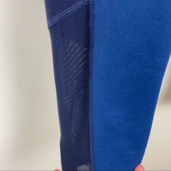 Under Armour Colorblock Blue Crop Leggings Size XS Activewear Pants Yoga Stretch - Picture 5 of 9